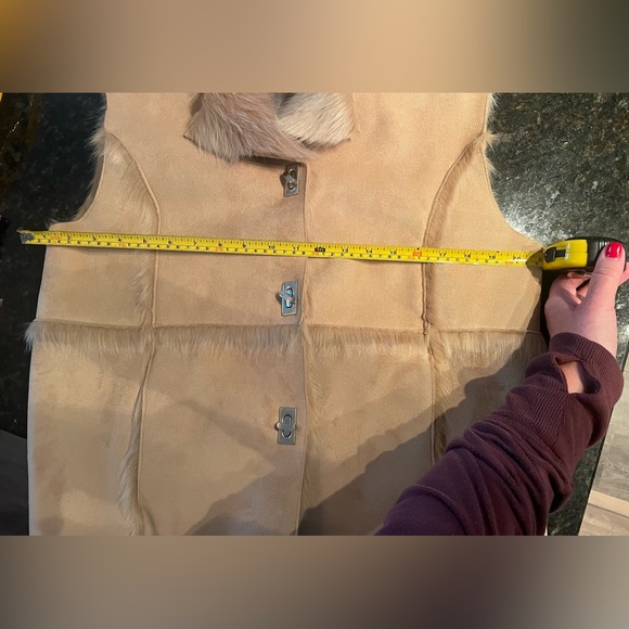 Faux fur /suede vest - Picture 7 of 7